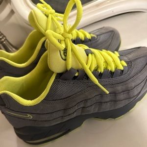 Air Max 95 GS 'Grey Volt' 307565-031 size 6Y/7.5W
